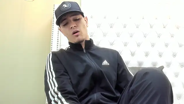 Snapshot of DAVID_VICTORIAA chatting on September 18, 2025, 1:14 pm DAVID VICTORIAA online show from September 18, 2025, 1:14 pm