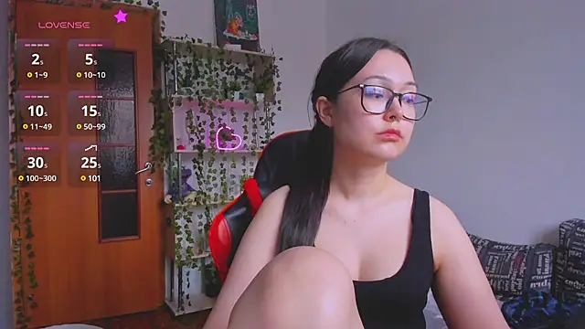 kittenrisha online show from February 24, 2025, 9:21 am