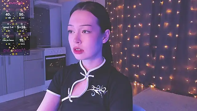 kittenrisha online show from December 17, 2025, 4:39 am