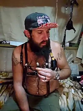 Snapshot of StruggleSnuggles chatting on October 29, 2025, 8:46 am StruggleSnuggles online show from October 29, 2025, 8:46 am