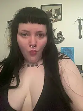 Gothicsiren online show from February 22, 2025, 4:40 pm