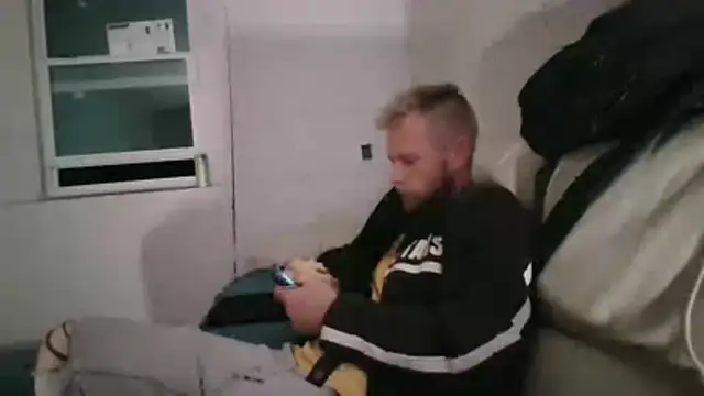 bjay1210 online show from March 4, 2026, 2:52 am