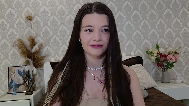 Snapshot of Nellie_Medina chatting on February 24, 2025, 1:24 am Nellie Medina online show from February 24, 2025, 1:24 am