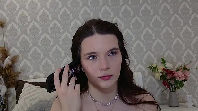 Snapshot of Nellie_Medina chatting on March 3, 2025, 7:49 pm Nellie Medina online show from March 3, 2025, 7:49 pm