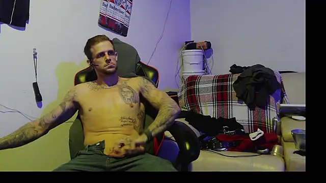 Snapshot of JamesMichael88 chatting on February 25, 2025, 8:11 pm JamesMichael88 online show from February 25, 2025, 8:11 pm