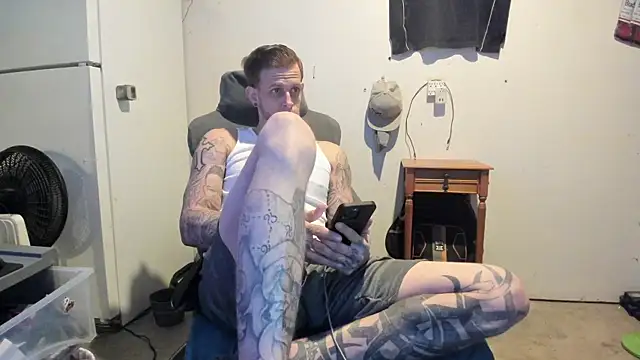 Snapshot of JamesMichael88 chatting on March 17, 2025, 2:45 pm JamesMichael88 online show from March 17, 2025, 2:45 pm