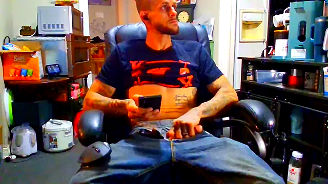 JamesMichael88 online show from April 21, 2026, 4:24 pm