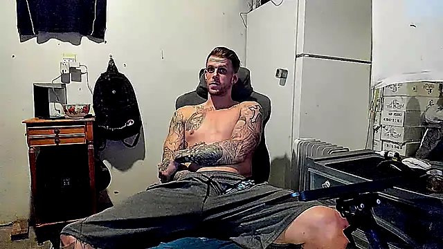 Snapshot of JamesMichael88 chatting on March 21, 2025, 3:12 am JamesMichael88 online show from March 21, 2025, 3:12 am