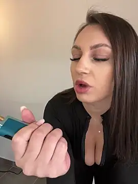 Snapshot of claraxjoyy chatting on March 1, 2025, 4:58 am claraxjoyy online show from March 1, 2025, 4:58 am