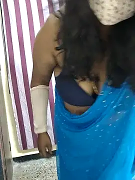 Snapshot of Rathi22 chatting on February 26, 2026, 3:23 pm Rathi22 online show from February 26, 2026, 3:23 pm