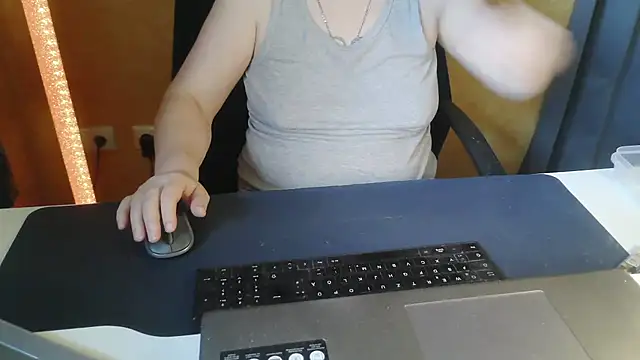 Sweet Phoenix online show from June 19, 2026, 1:17 pm