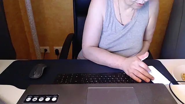 Sweet Phoenix online show from May 26, 2026, 8:23 am
