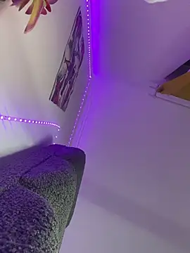 Thando04 online show from September 10, 2025, 5:34 pm