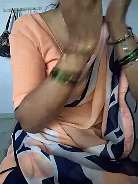 lovelygirl4567 online show from December 20, 2025, 5:21 am