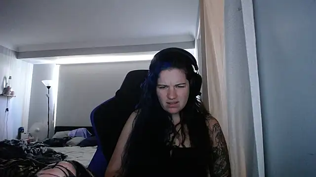 Snapshot of Miss_s chatting on December 30, 2024, 12:32 am Miss s online show from December 30, 2024, 12:32 am