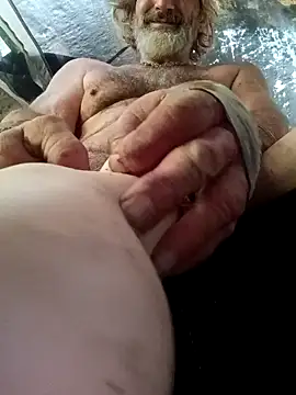 Snapshot of Cloudin_around chatting on March 10, 2026, 4:55 pm Cloudin around online show from March 10, 2026, 4:55 pm