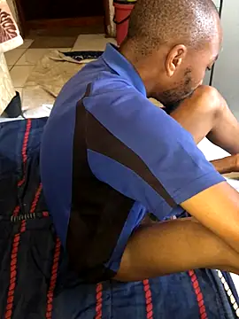 Snapshot of MKbesxxx chatting on November 10, 2025, 4:17 am MKbesxxx online show from November 10, 2025, 4:17 am