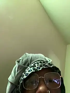 DamnBubbles online show from February 28, 2026, 3:39 am