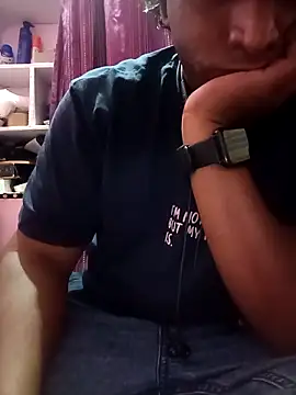 Remo0 online show from October 4, 2025, 3:57 pm