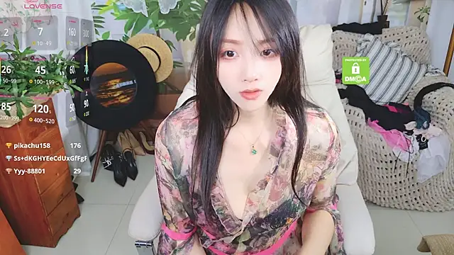 xiaotiantian-76 online show from April 20, 2026, 2:18 pm