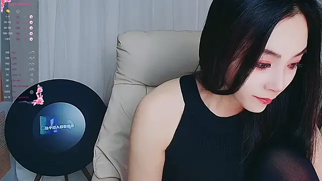 xiaotiantian-76 online show from November 14, 2025, 3:54 am