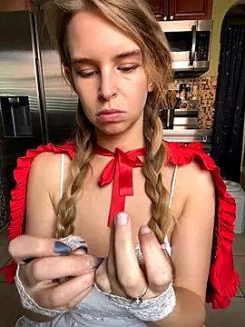 Snapshot of thigh_hi chatting on October 31, 2025, 4:14 pm thigh hi online show from October 31, 2025, 4:14 pm