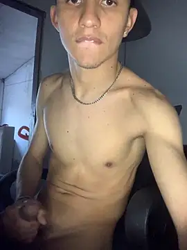 Snapshot of gabrielzinnnn085 chatting on November 5, 2025, 8:12 pm gabrielzinnnn085 online show from November 5, 2025, 8:12 pm