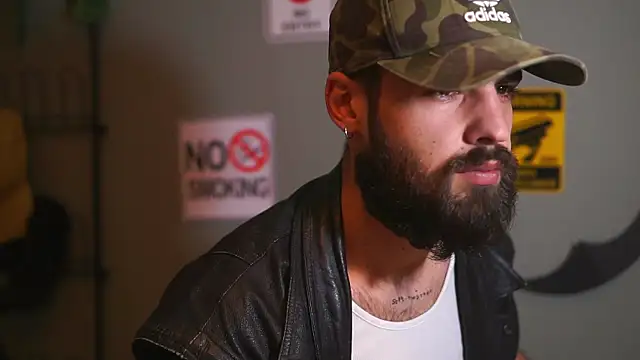 HairyRobxxx online show from November 30, 2025, 4:19 pm