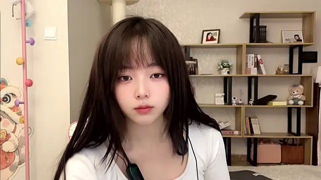 Chenjing0 online show from October 25, 2025, 2:33 am