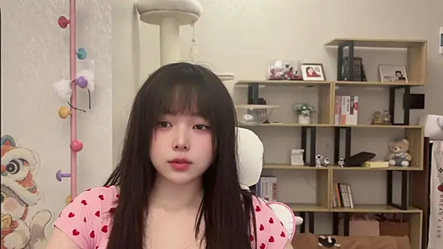 Chenjing0 online show from November 4, 2025, 3:43 am