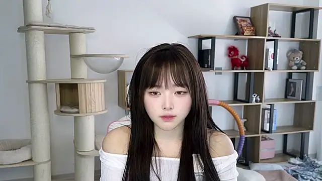 Chenjing0 online show from April 24, 2026, 4:47 am