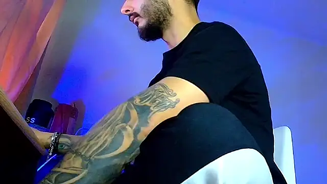 Snapshot of XanderCage99 chatting on December 18, 2025, 8:19 am XanderCage99 online show from December 18, 2025, 8:19 am