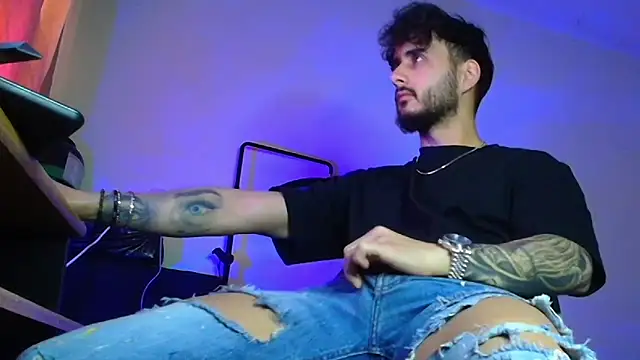 Snapshot of XanderCage99 chatting on March 21, 2026, 8:19 am XanderCage99 online show from March 21, 2026, 8:19 am