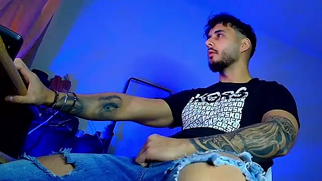 Snapshot of XanderCage99 chatting on December 23, 2025, 8:24 am XanderCage99 online show from December 23, 2025, 8:24 am