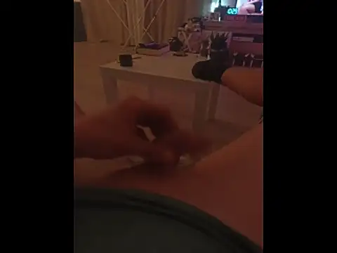 Snapshot of Hessebub chatting on November 1, 2025, 9:30 pm Hessebub online show from November 1, 2025, 9:30 pm