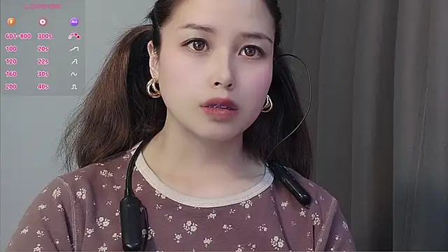 Lucky-xiuxiu online show from March 3, 2026, 12:23 pm