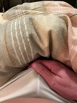 gamdschie49 online show from March 20, 2025, 8:40 pm