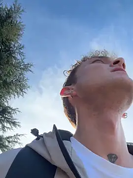 Snapshot of verici34 chatting on November 1, 2025, 12:32 pm verici34 online show from November 1, 2025, 12:32 pm