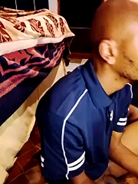 KMbesxxx online show from December 18, 2025, 8:34 pm