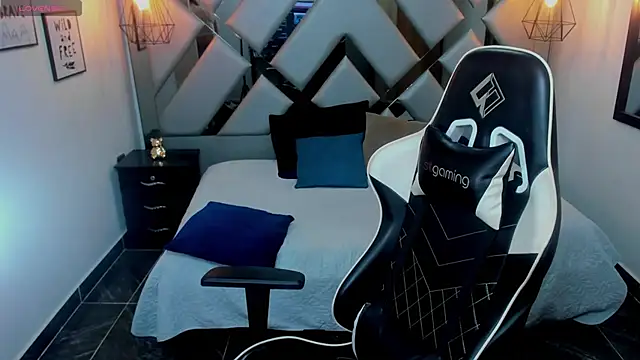 Brittany  18 online show from January 19, 2025, 9:34 pm