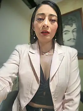 BELLA--26 online show from September 18, 2025, 1:47 pm