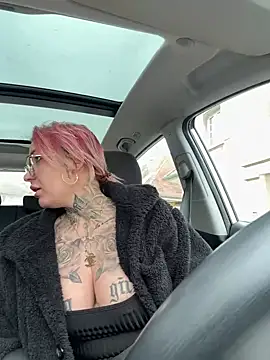 Snapshot of Mia-Fuchs chatting on March 10, 2025, 11:23 am Mia-Fuchs online show from March 10, 2025, 11:23 am