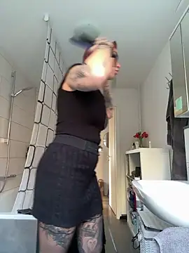 Snapshot of Mia-Fuchs chatting on March 9, 2025, 7:34 am Mia-Fuchs online show from March 9, 2025, 7:34 am