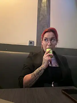 Snapshot of Mia-Fuchs chatting on February 1, 2025, 3:50 pm Mia-Fuchs online show from February 1, 2025, 3:50 pm