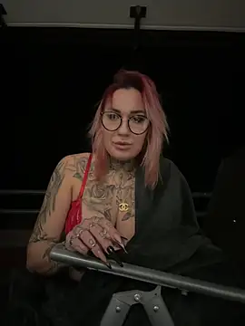 Snapshot of Mia-Fuchs chatting on February 6, 2025, 10:43 pm Mia-Fuchs online show from February 6, 2025, 10:43 pm