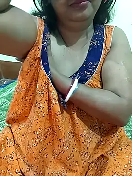 Snapshot of _MilkyBar chatting on December 14, 2025, 2:40 am MilkyBar online show from December 14, 2025, 2:40 am