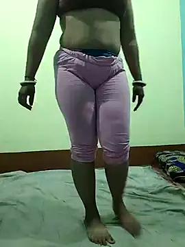 Snapshot of _MilkyBar chatting on November 29, 2025, 4:40 pm MilkyBar online show from November 29, 2025, 4:40 pm