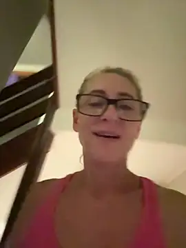 RoxytheBluepill online show from January 12, 2025, 7:10 pm