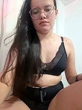 camillebr online show from April 1, 2026, 2:13 am