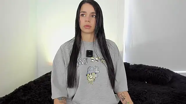 Snapshot of Laurensmith9 chatting on November 22, 2025, 1:54 pm Laurensmith9 online show from November 22, 2025, 1:54 pm